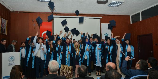 Neü Adalet Meslek Yüksekokulu İlk Mezunlarını Verdi