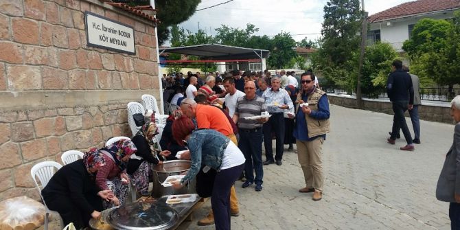 Nevruz Köyünde Hayır Yemeği Düzenlendi