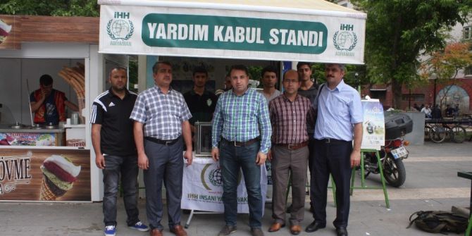 İhh’dan Yardım Kampanyası İçin Stant