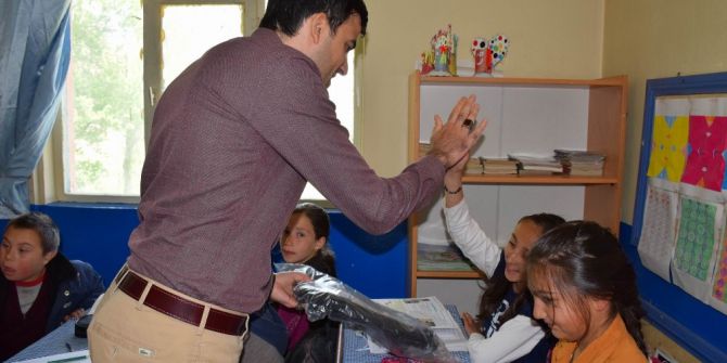 Kaymakam Erdem, 2 Ayda 72 Köy Ve 31 Mahalle Gezdi