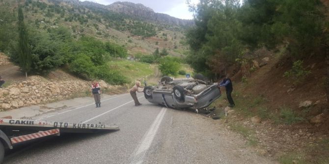 Kamyonet Takla Attı: 2 Yaralı