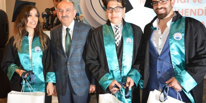 Müezzinoğlu: “Önemli Olmak Geçici, Değerli Kalmak Başarıdır”