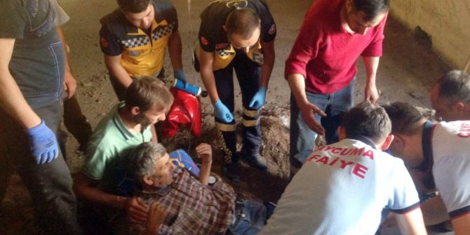 Ayağı Tarım Makinesine Sıkıştı