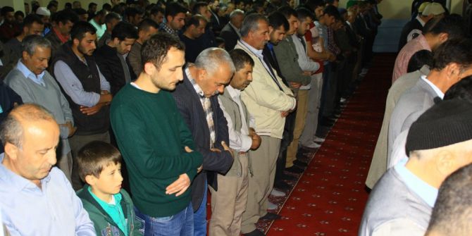 Hakkari’de İlk Teravih Namazı Kılındı