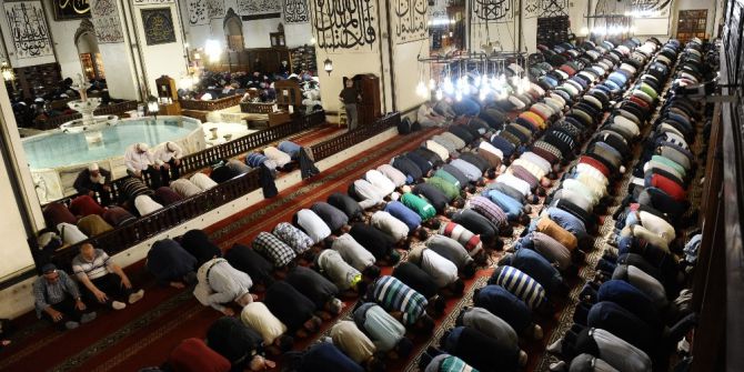 Bursa Ulu Cami’de İlk Teravih Namazı