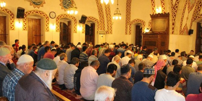 Anadolu’nun İlk Camisinde Teravih Namazı Kılındı