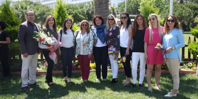 Kuşadası’nda Minik Öğrencilerin Sertifika Sevinci