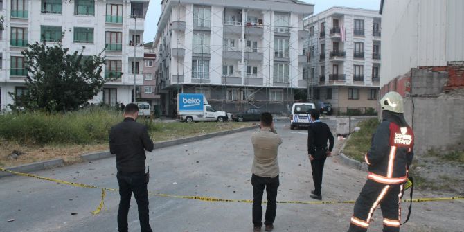 Esenyurt’ta Akli Dengesi Bozuk Şahıs Polisi Alarma Geçirdi