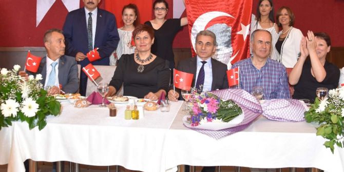 Cumhuriyet Kadınlar Derneğinin Etkinliği Birlik Beraberliğin Simgesi Oldu