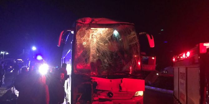 Yolcu Otobüsleri Çarpıştı: 40 Yaralı