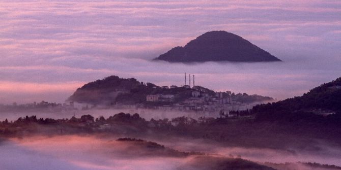 Bulutların Üzerindeki Şehir