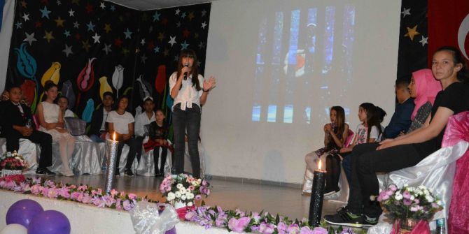 Genç Kalemler Sezon Finalini Şiir Dinletisi İle Yaptı