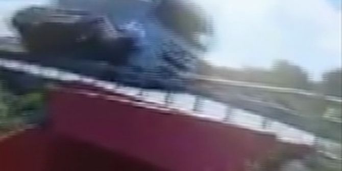 Beton Mikserinin Köprülü Kavşaktan Düşme Anı Kameralara Yansıdı