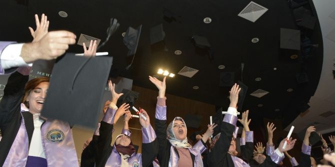 Kmü’de Edebiyat Ve Fen Fakültesi Öğrencilerinin Mezuniyet Sevinci