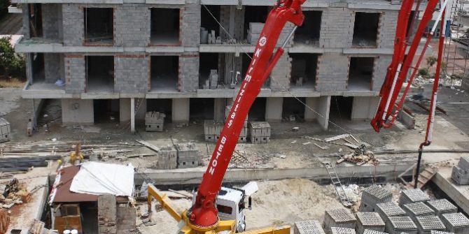 Antalya’da Çöken İnşaatta Şans Eseri Yaralanan Olmadı