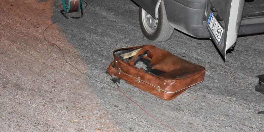 Şüpheli Çanta Fünye İle Patlatıldı