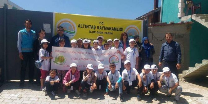Altıntaş’ta Lider Çocuk Tarım Kampı