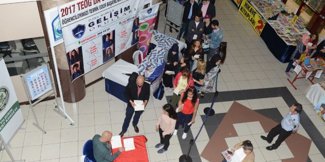 Kahraman Tazeoğlu Yıldırım’da Okurlarıyla Buluştu