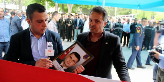 Şehit Ağabeyi Kardeşine Çanakkale Şiiri İle Veda Etti