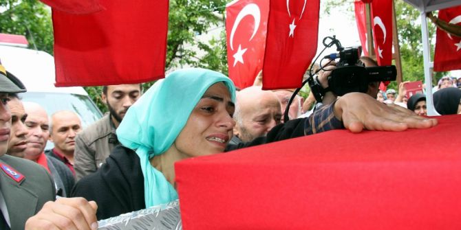 Şehit Eşi Ebru Özdemir: “Yeşil Gözlüm Sen Peygambere Komşu Mu Oldun?”