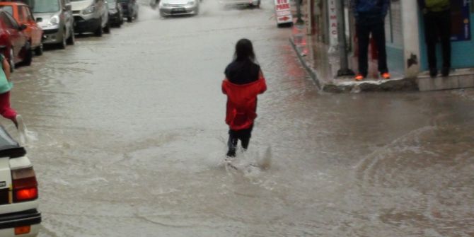 Çorum’daki Şiddetli Yağış Hayatı Felç Etti