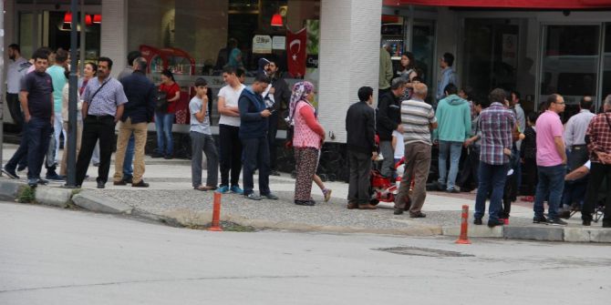 Manisa’da Deprem Güvenlik Kamerasında