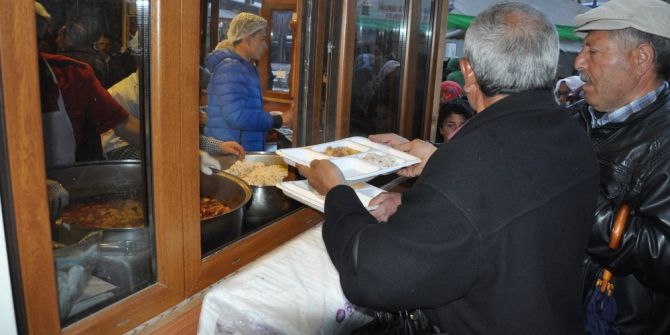 13 Yıldır Kars’ta İftar Topunu Atıyor