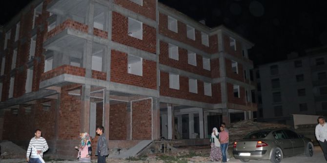 İnşaattan Düşen Bekçi Hayatını Kaybetti