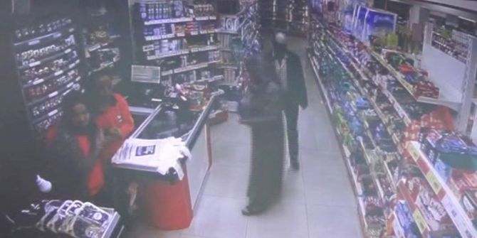 Depreme Aldırış Etmeden Alışverişe Devam Ettiler