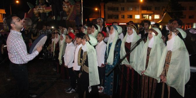 Suriyeli Yetim Çocuklardan Ramazan Gösterisi