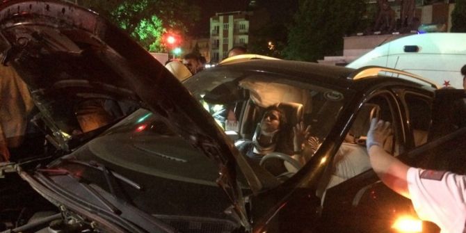 Trafik Kazasında Bir Aile Yok Oluyordu