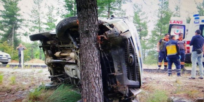 Para Nakil Aracı Kaza Yaptı; 2 Yaralı