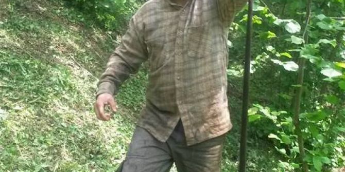 Öldürdüğü Yılanla Selfie Çekti