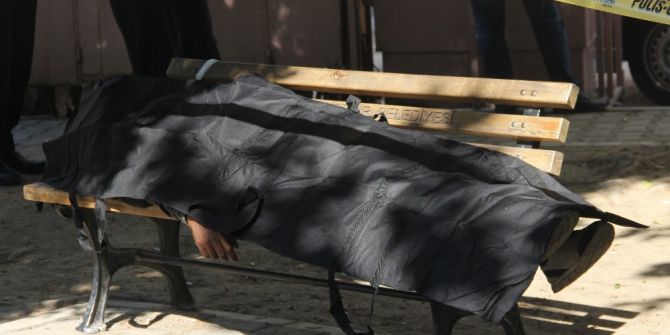 Evsiz Adam Bankta Ölü Bulundu