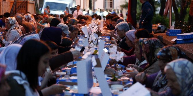 Konak’ta İlk İftar Sofrası Yeşiltepe’de Kuruldu