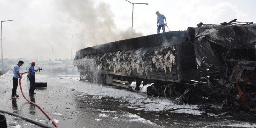 Tır’lar Çarpıştı