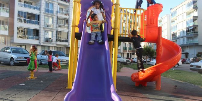 Alaşehir’in Parklarına Yeni Nesil Oyun Grubu