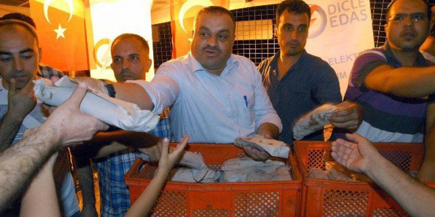 Dicle Elektrik’ten Demokrasi Nöbetine Destek