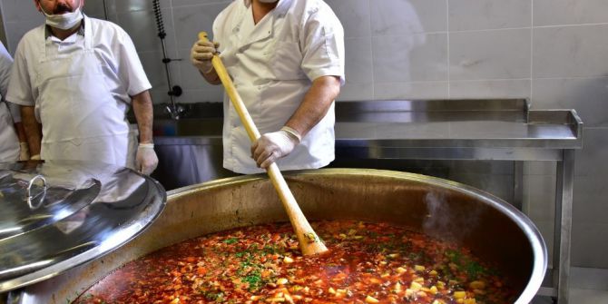 Ünye Belediyesinden Ramazan Sofrası