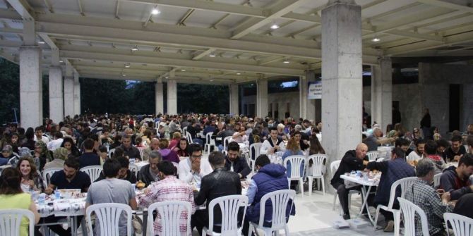 Biga’da İlk İftar Yemeği Yoğun İlgi Gördü