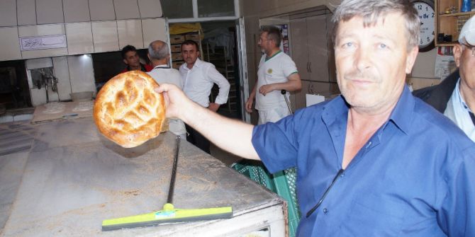 Lapseki’de 350gr Pide 2 Liradan Satılıyor