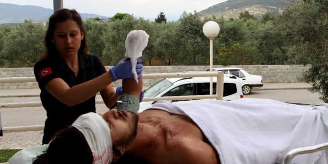 Otostop Yaparak Bindiği Araç Kaza Yaptı