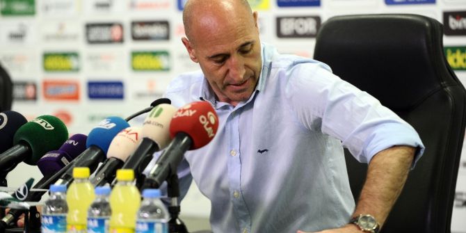 Adnan Örnek Görevi Bırakacağını Açıkladı, Gözyaşlarına Boğuldu