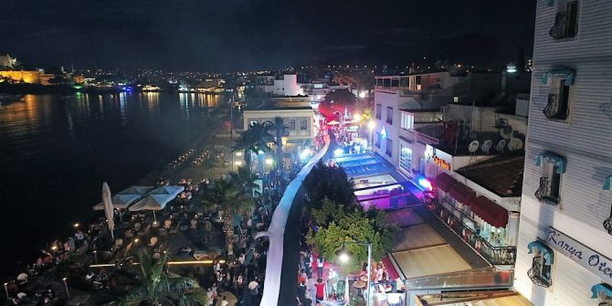 Bodrum’da 1903 Meşale Yakarak Geceyi Gündüze Çevirdiler