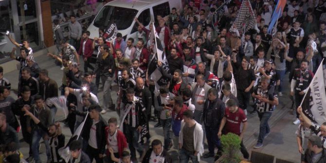 Beşiktaş’ın Şampiyonluğu Gebze’de Doyasıya Kutlandı