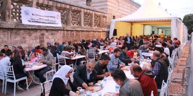 Selimiye’nin Gölgesinde Bin Kişilik İftar