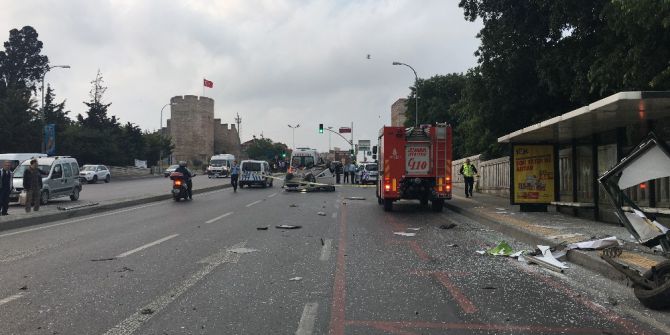 Takla Atan Otomobil İçerisinde Sıkışan Sürücü Hayatını Kaybetti