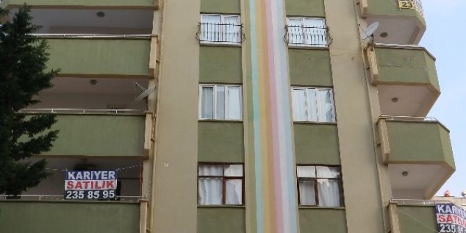 9. Kattan Düşerek Öldü