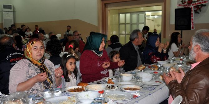 Kasaplar Ve Lokantacılar İftarda Buluştu