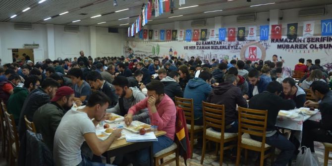 Kültür Sitesinde Yapılan İftara Yoğun İlgi